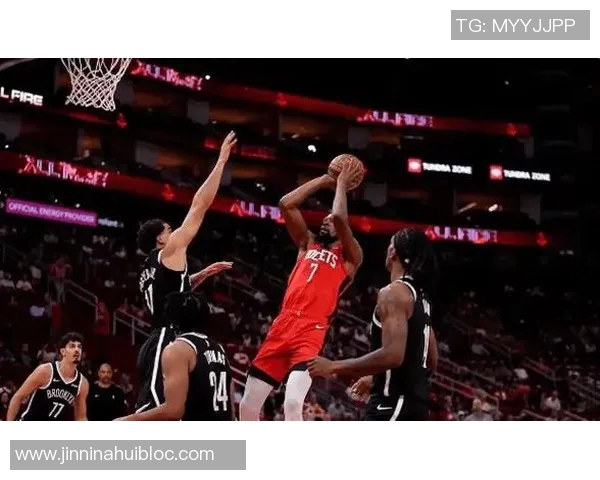 伊森赛前接受妈妈心理辅导命中五记三分助球队获胜表现出色