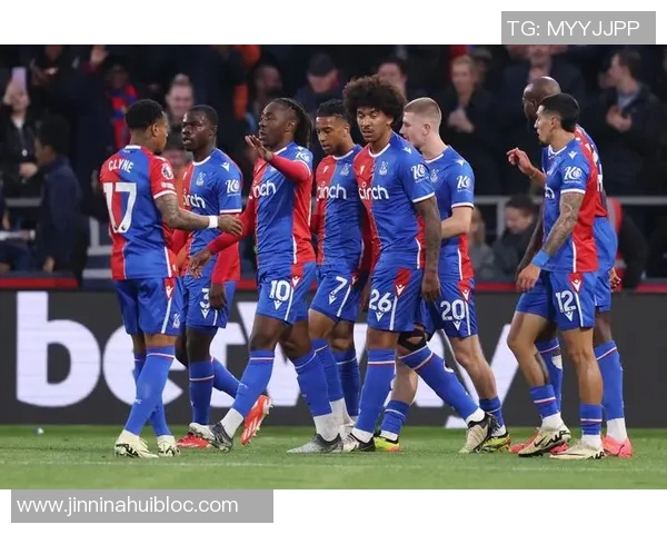 德里赫特社交媒体庆祝球队2-1战胜水晶宫并欢迎利马重返赛场