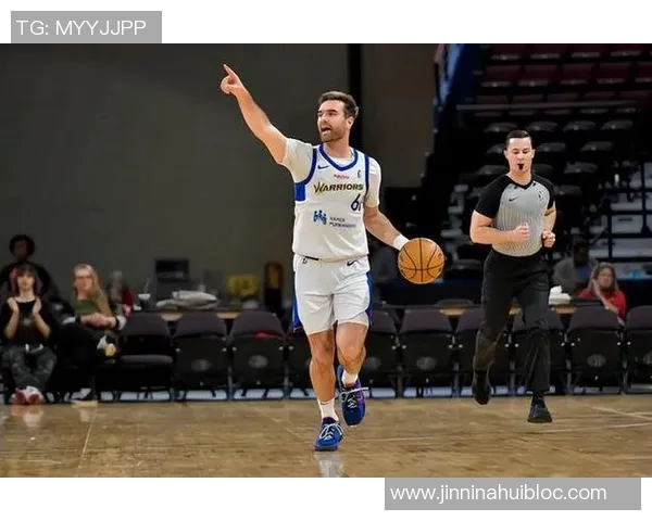 勇士寻求年薪不超1500万的大个子球员克拉克斯顿身价过高成阻碍